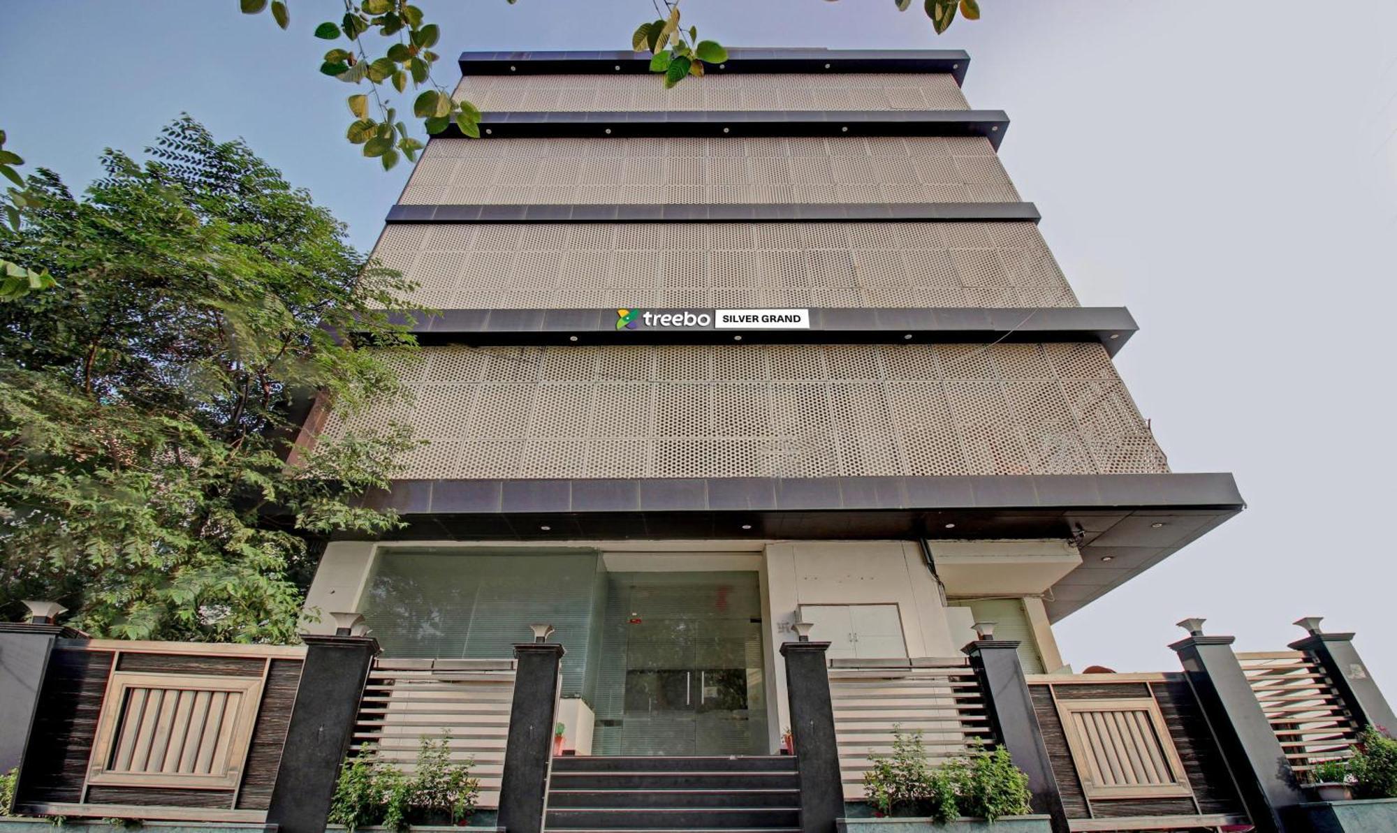 Treebo Silver Grand New Agreement Λάκναου Εξωτερικό φωτογραφία